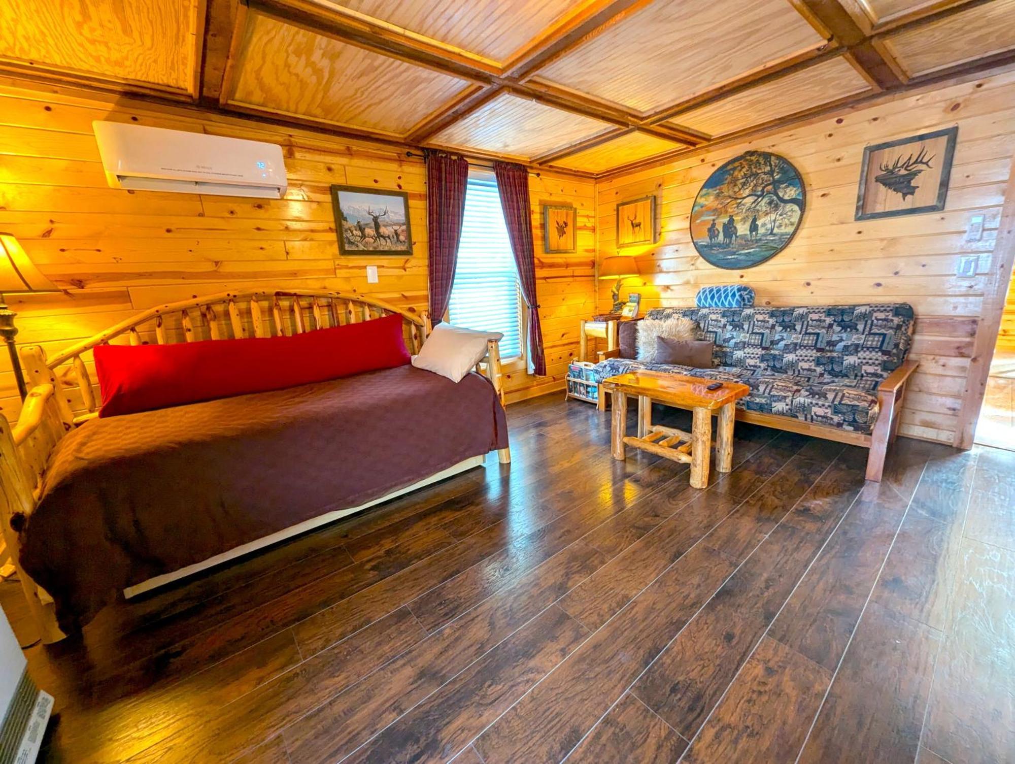 Yellowstone Treasure Guesthouses On The River Gardiner Exteriér fotografie