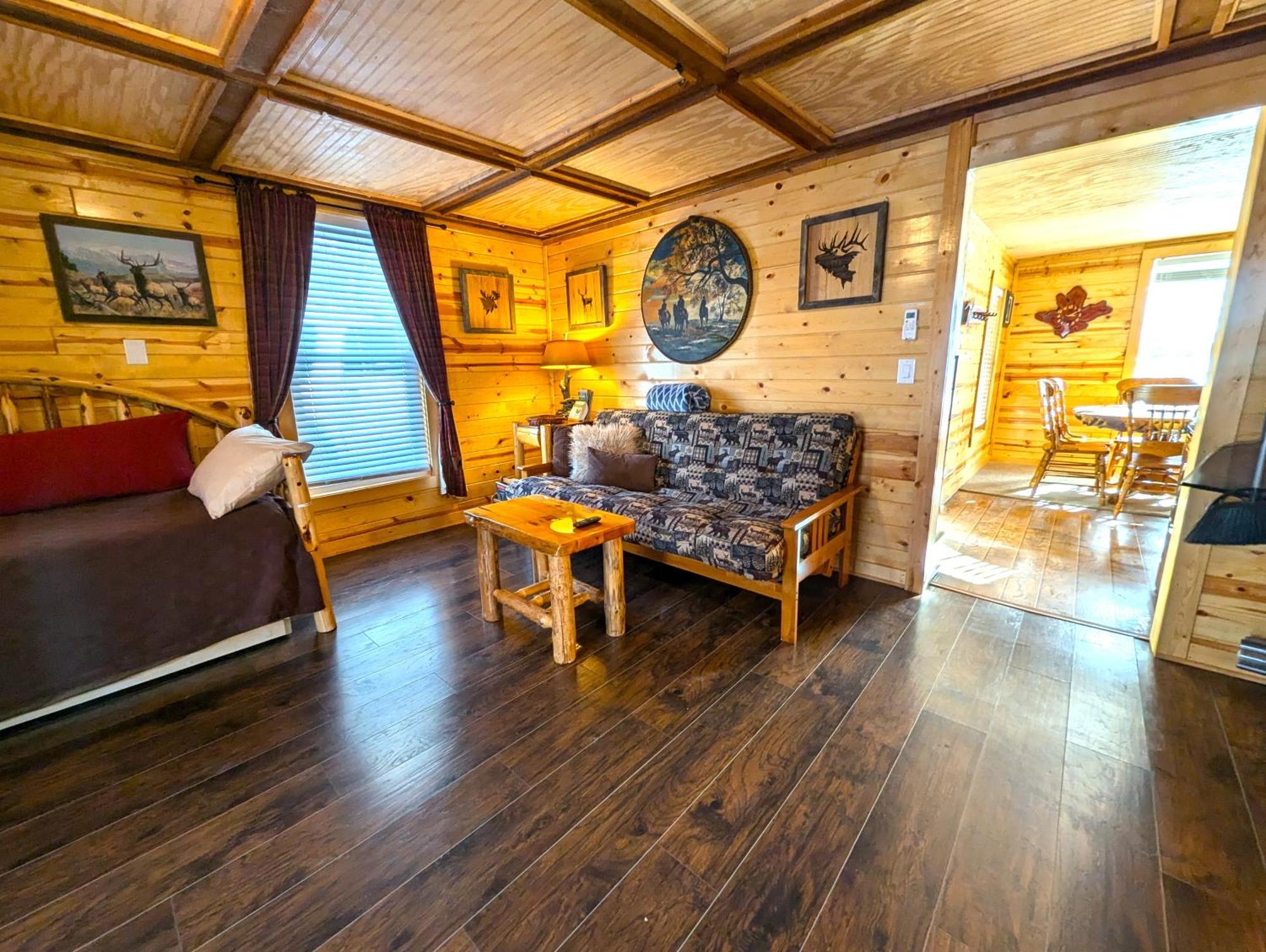 Yellowstone Treasure Guesthouses On The River Gardiner Exteriér fotografie
